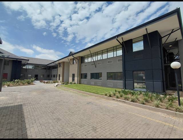 1,765M² OFFICE TO LET IN RANDJESPARK